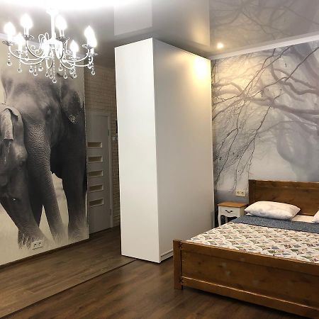 Zhemchuzhnie Apartments On Marselskaya Odessa Esterno foto