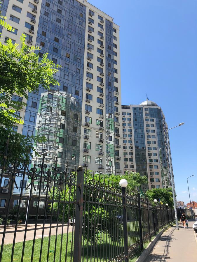 Zhemchuzhnie Apartments On Marselskaya Odessa Esterno foto